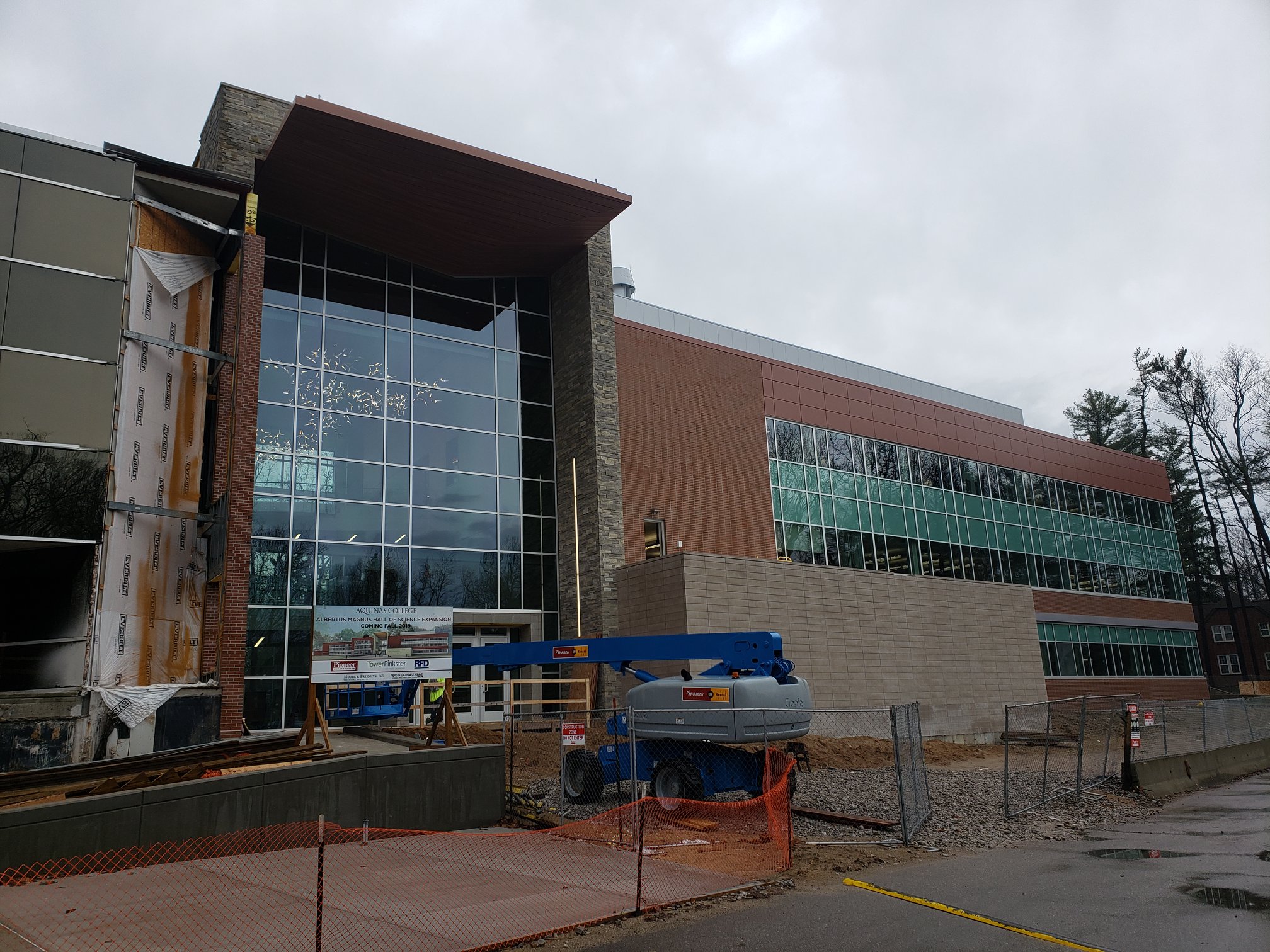 56905074_10156671007268962_675928204854165504_o