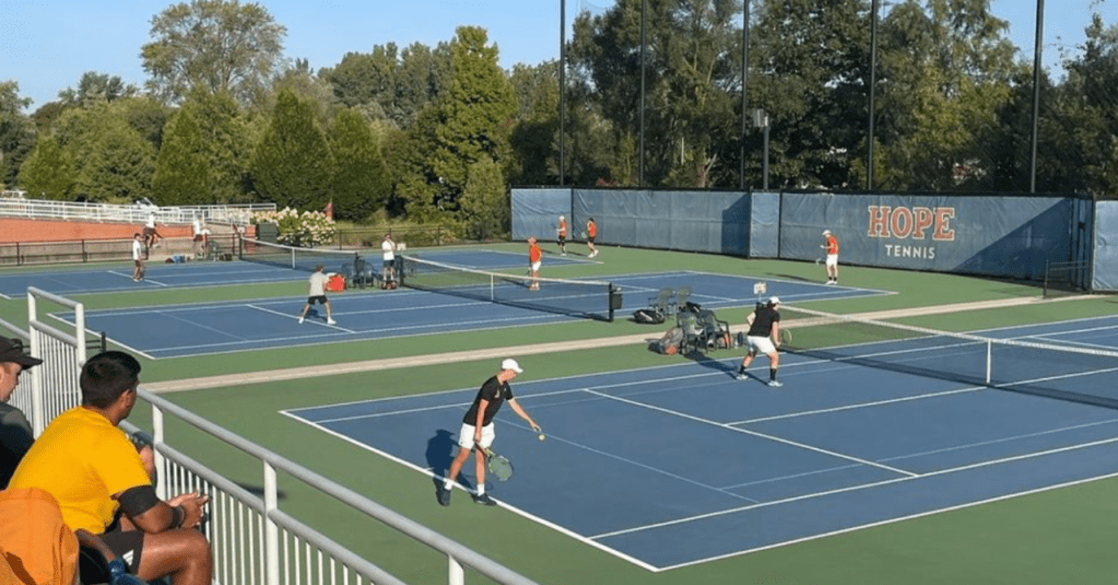 Aquinas Tennis Perseveres in Times of&nbsp;Uncertainty