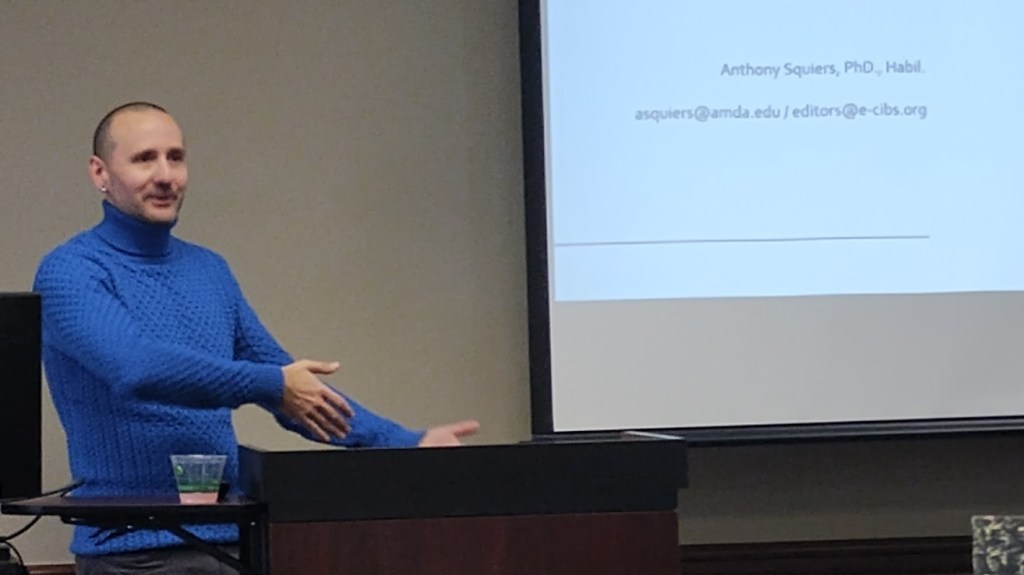 Alumnus speaks about new&nbsp;book